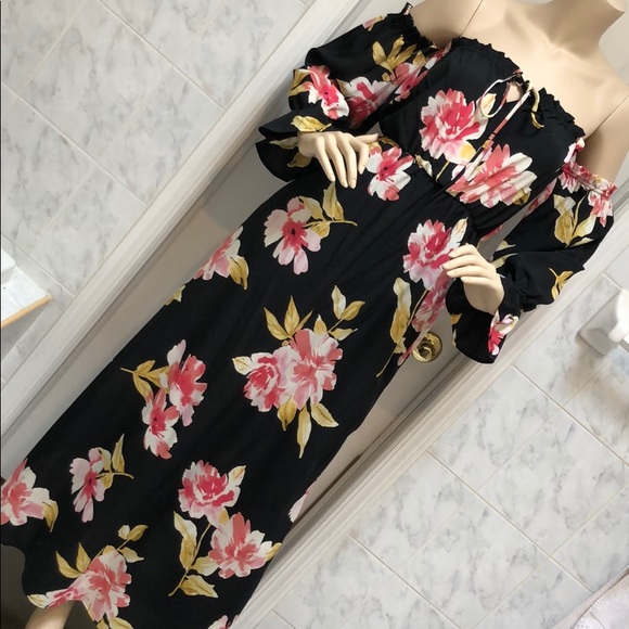 BLACK FLORAL OFF SHOULDER MAXI DRESS - Picture 6 of 8